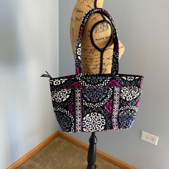 Vera Bradley NWOT Shoulder Bag Holiday Tote in Canterberry Magenta - Picture 9 of 16